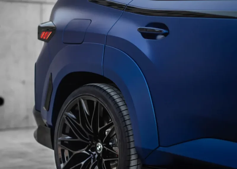Široké predĺženia karosérie pre BMW XM