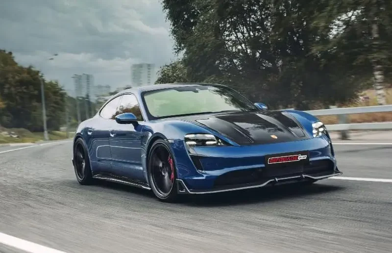 Karbónová kapota pre Porsche Taycan