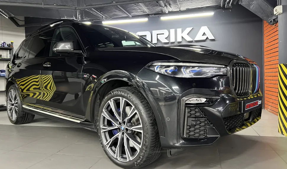 Karbónové vložky do predného nárazníka pre BMW X7