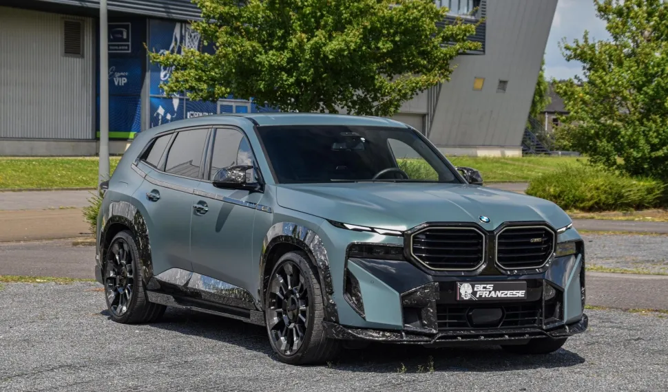 Karbónové rozšírenia karosérie pre BMW XM