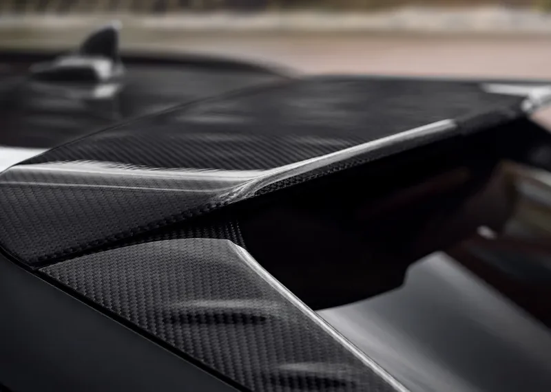 Karbónové vložky do zadného okna pre Audi RS6 C8