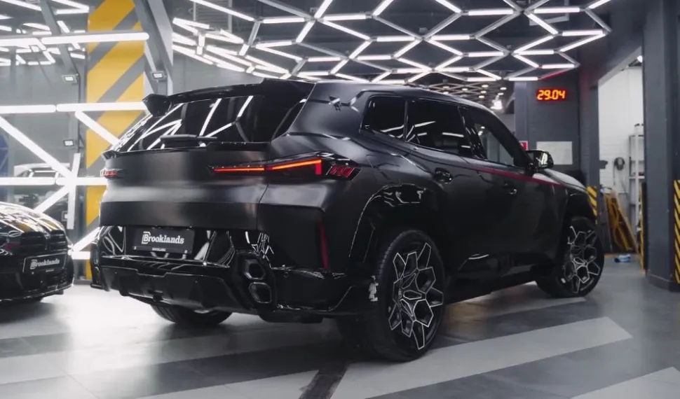 Zadný stredný spojler pre BMW XM