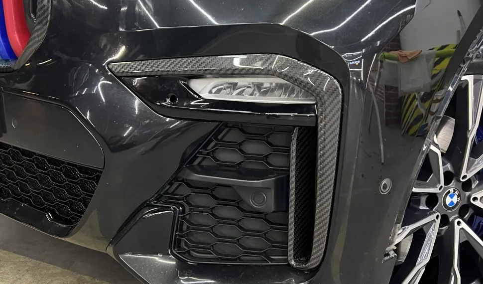 Karbónové vložky do predného nárazníka pre BMW X7
