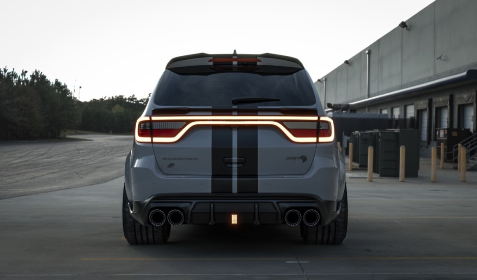 Difúzor s tryskami a brzdovým svetlom pre Dodge Durango
