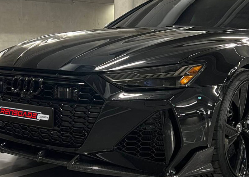 Karbónový rozdeľovač predného nárazníka pre Audi RS7