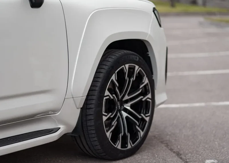 Široké predĺženia karosérie pre Toyota Land Cruiser 300