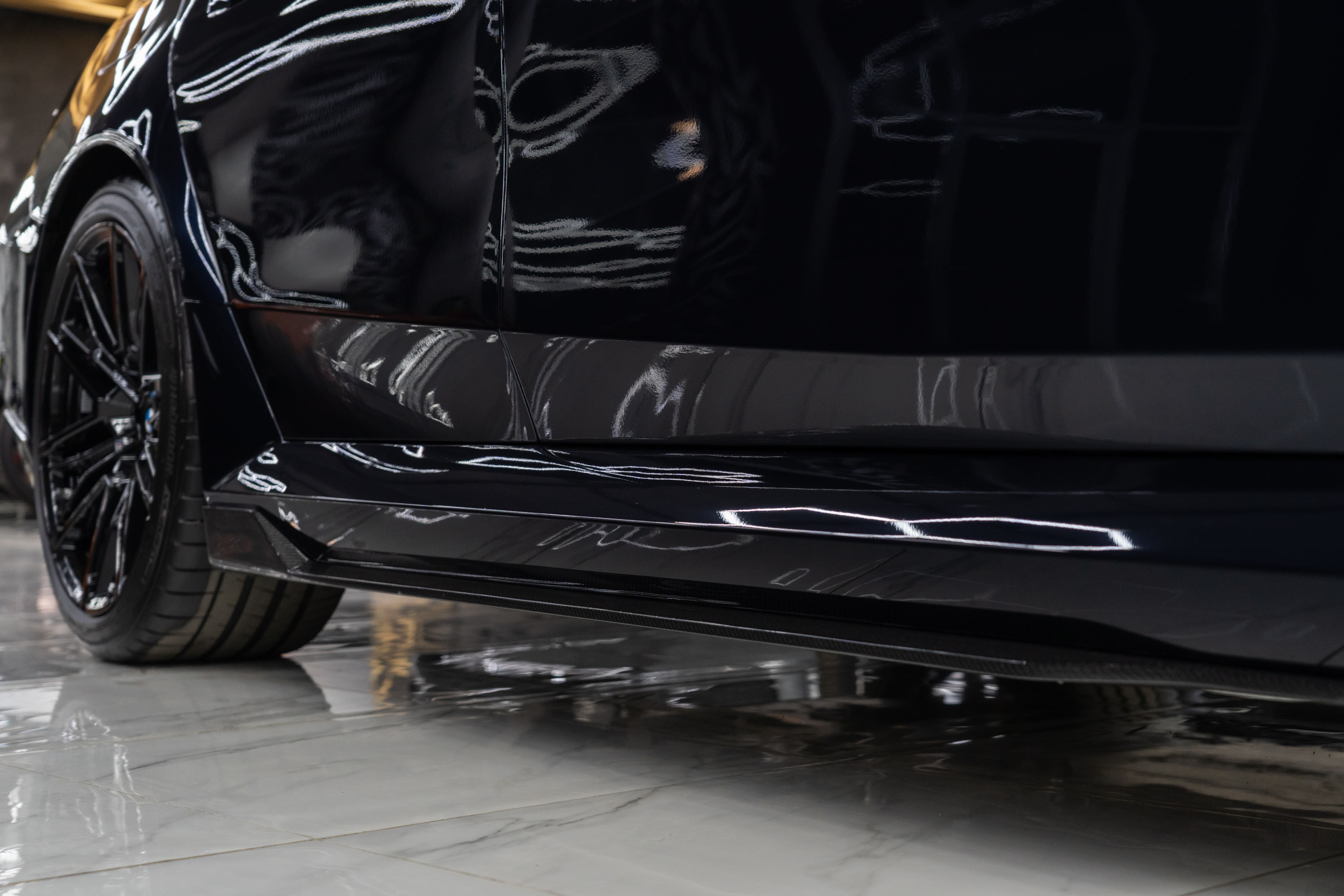 Bočné prahy z karbónu pre BMW M5 G90