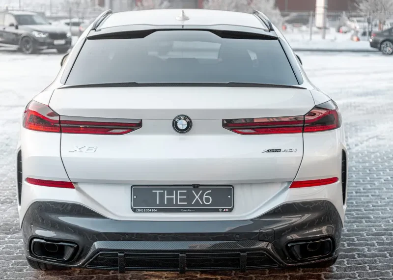 Karbónový strešný spojler pre BMW X6 G06