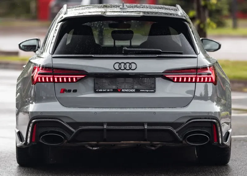 Karbónový zadný stredový spojler pre Audi RS6