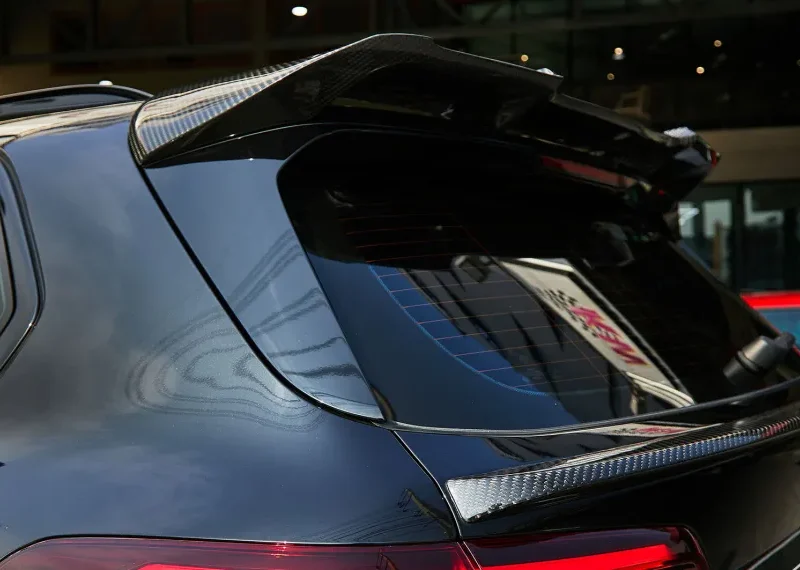 Karbónový strešný spojler pre BMW X5 G05