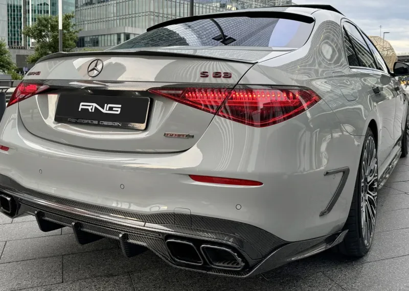 Karbónový strešný spojler pre Mercedes-Benz S63 W223