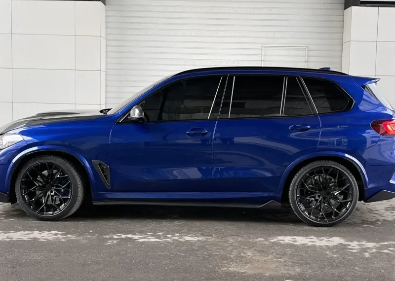 Bočné prahy z karbónu pre BMW X5M F95