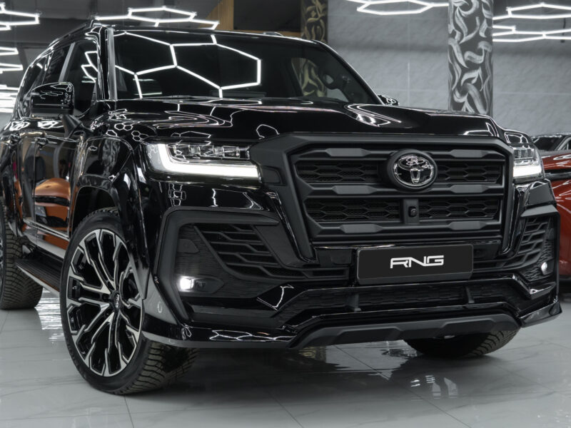 Predný nárazník pre Toyota Land Cruiser 300