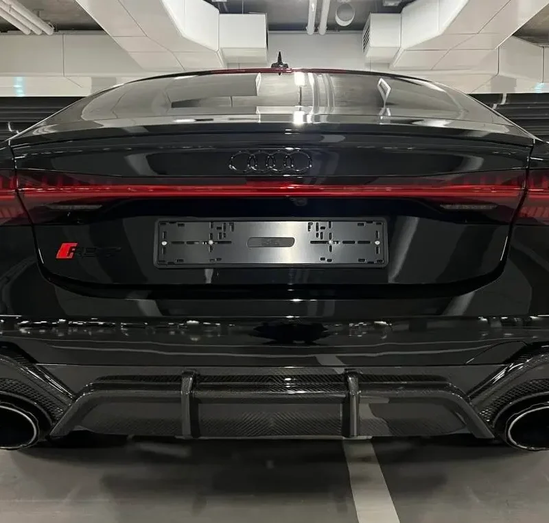 Karbónový difúzor pre Audi RS7